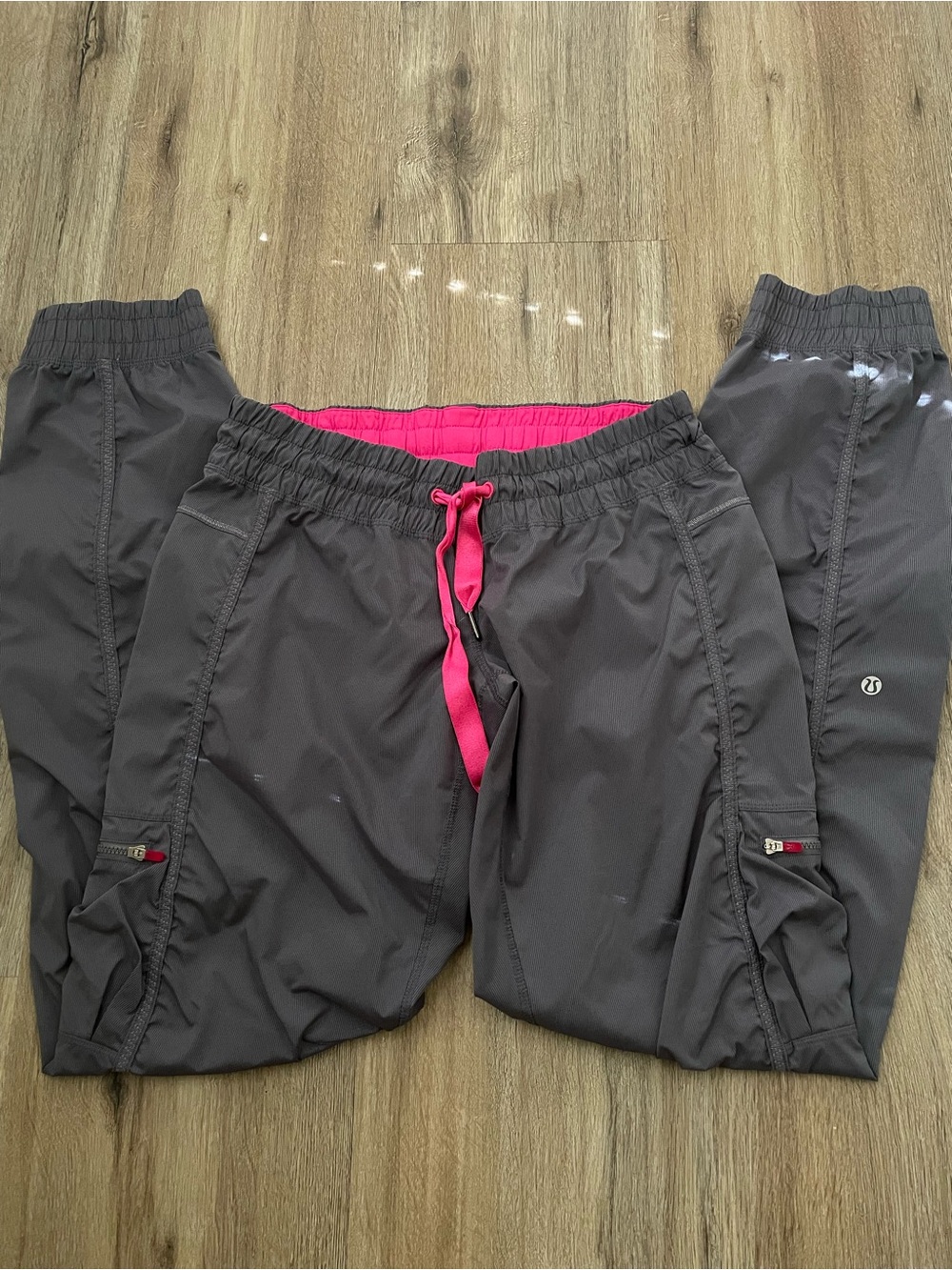 Lululemon cargo pants size 6
